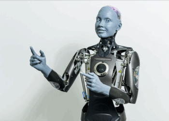 Humanoid Robot Sorts Packages